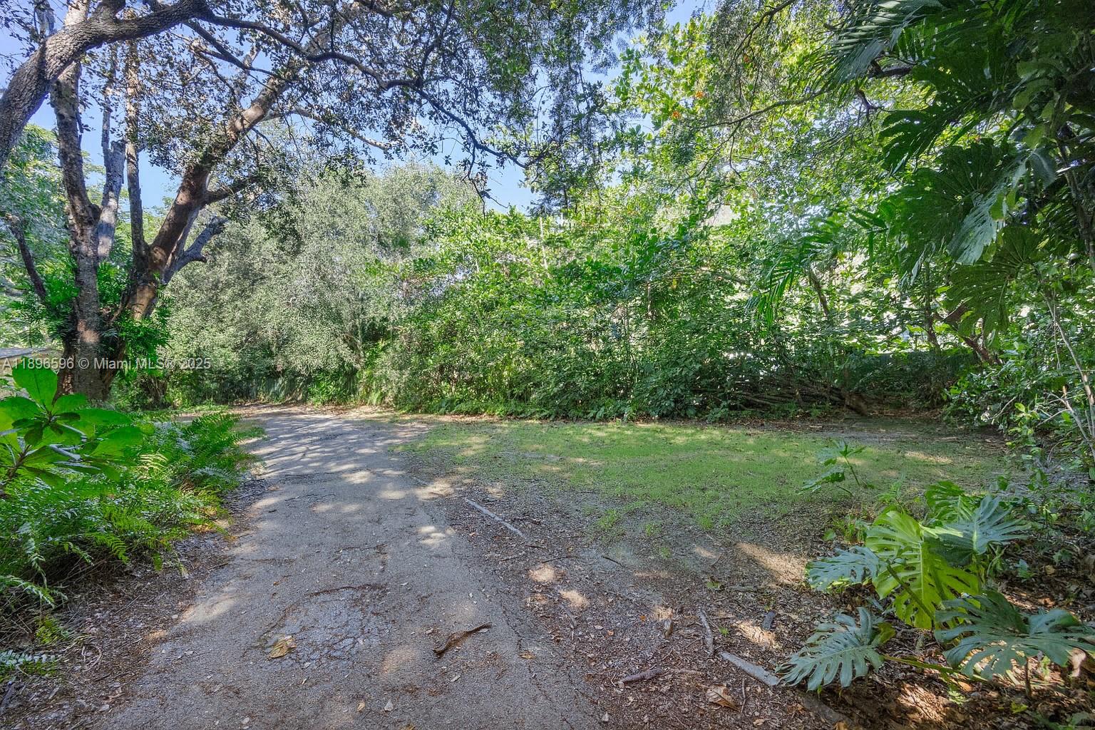 SUBURBAN ESTATES - Residential