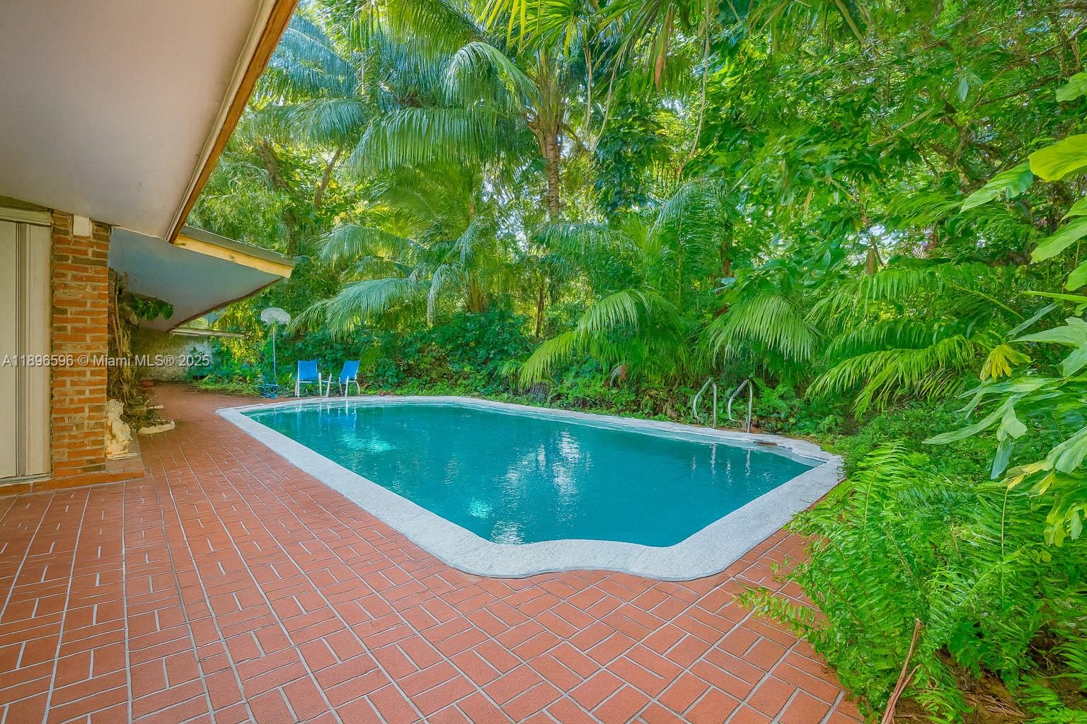 SUBURBAN ESTATES - Residential