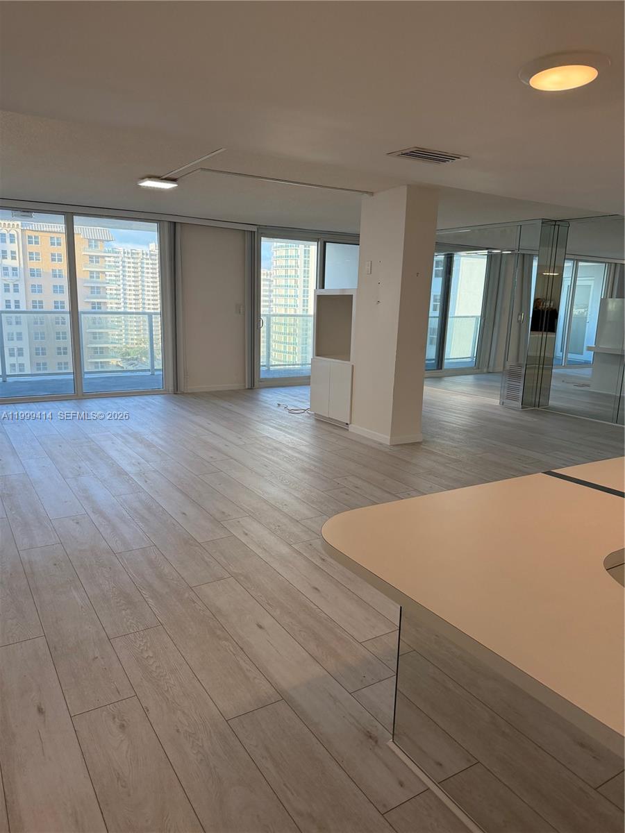 LA MER ESTATES WEST CONDO - Residential