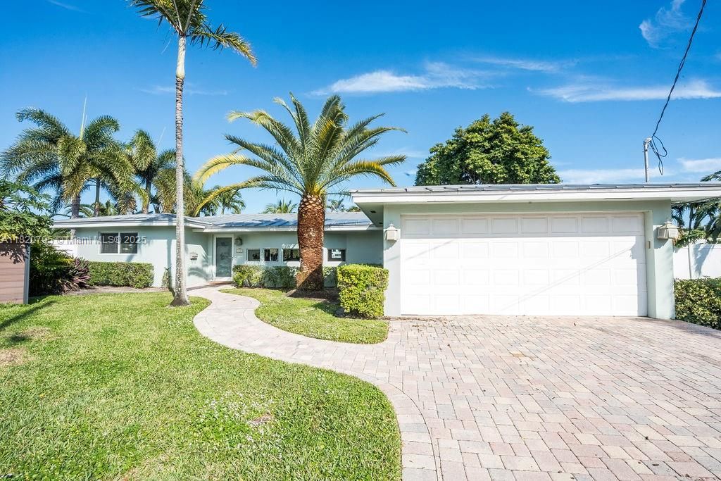 Photo of 6350 NE 19th Ter, Fort Lauderdale, FL 33308 (MLS # A11820795)