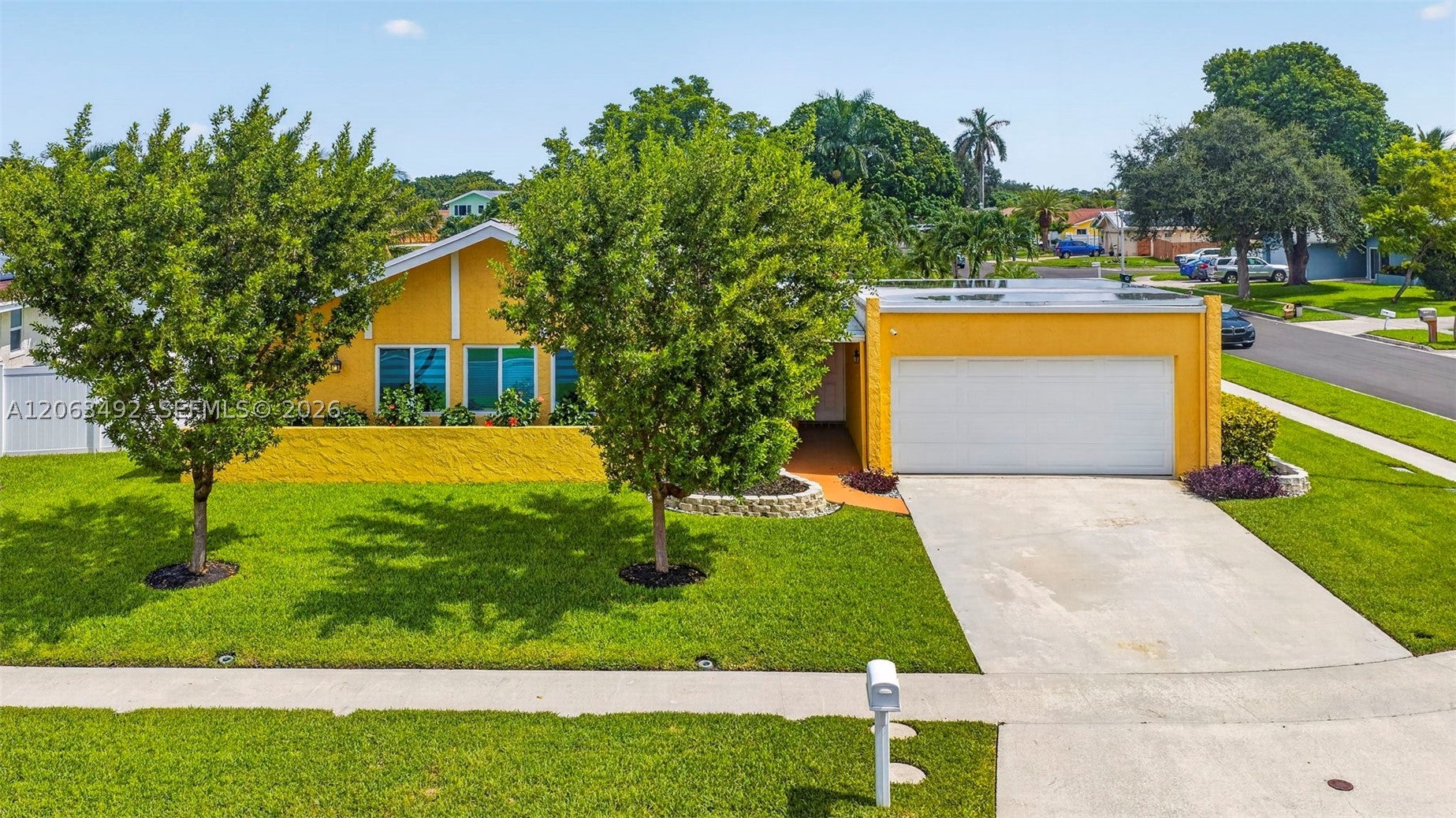 725 NW 49th Ave