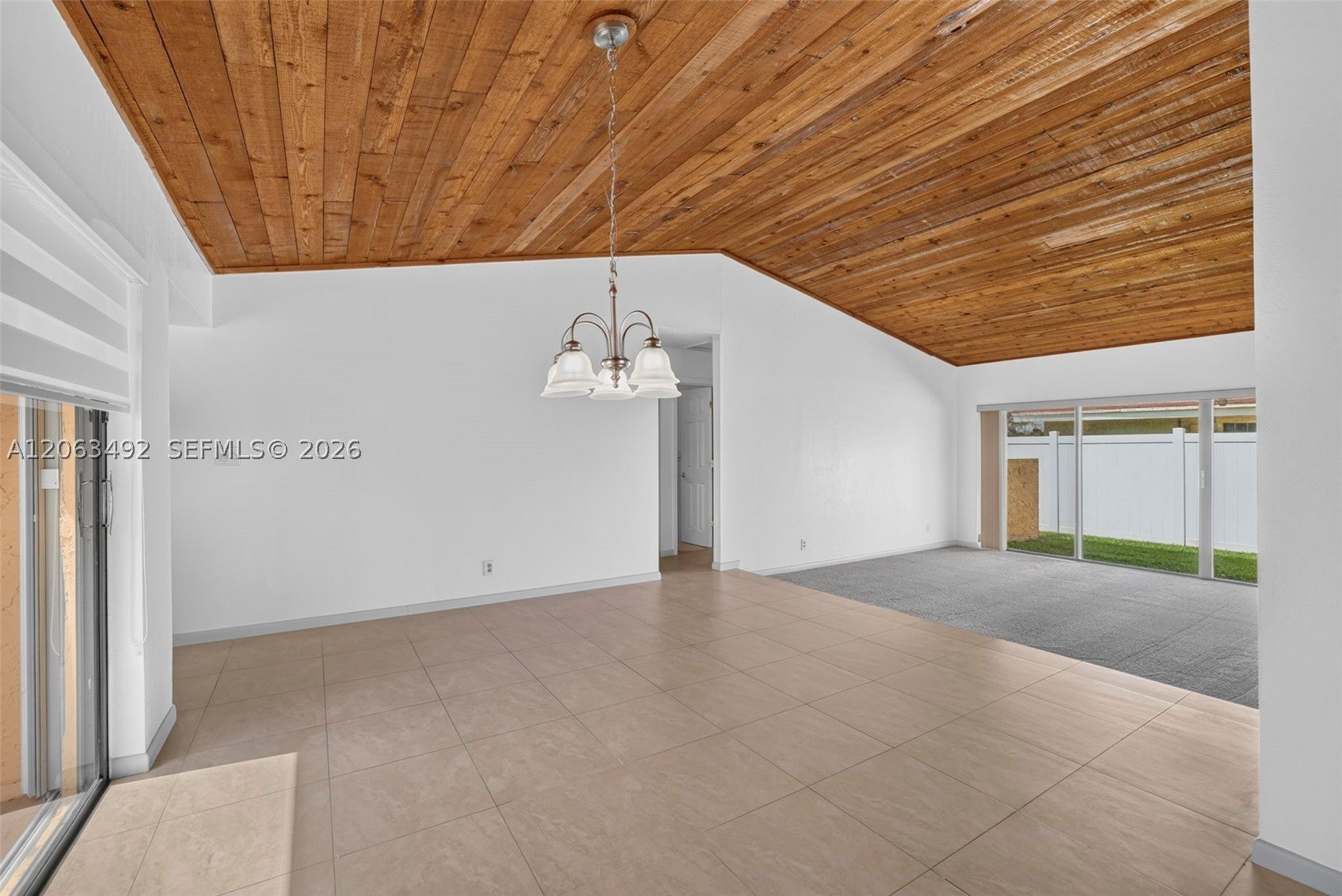 725 NW 49th Ave
