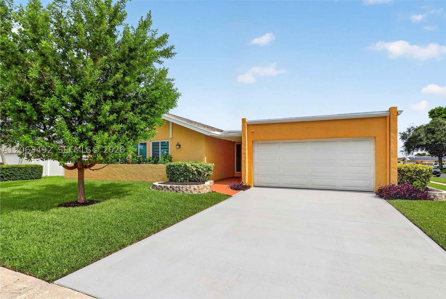 725 NW 49th Ave