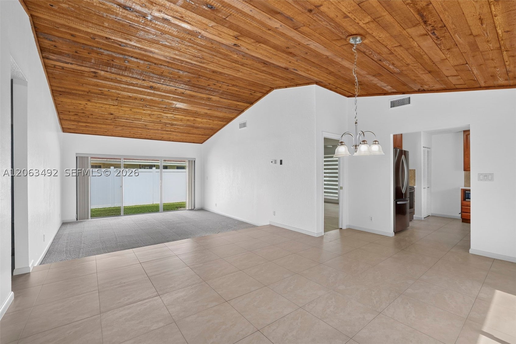 725 NW 49th Ave