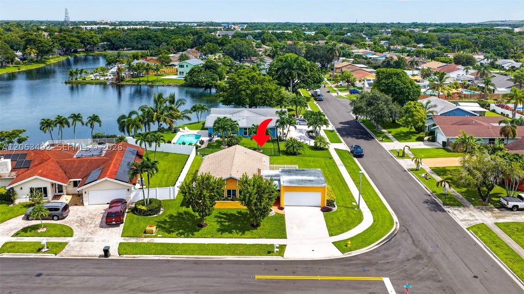 Photo of 725 NW 49th Ave, Coconut Creek, FL 33063 (MLS # A12063492)