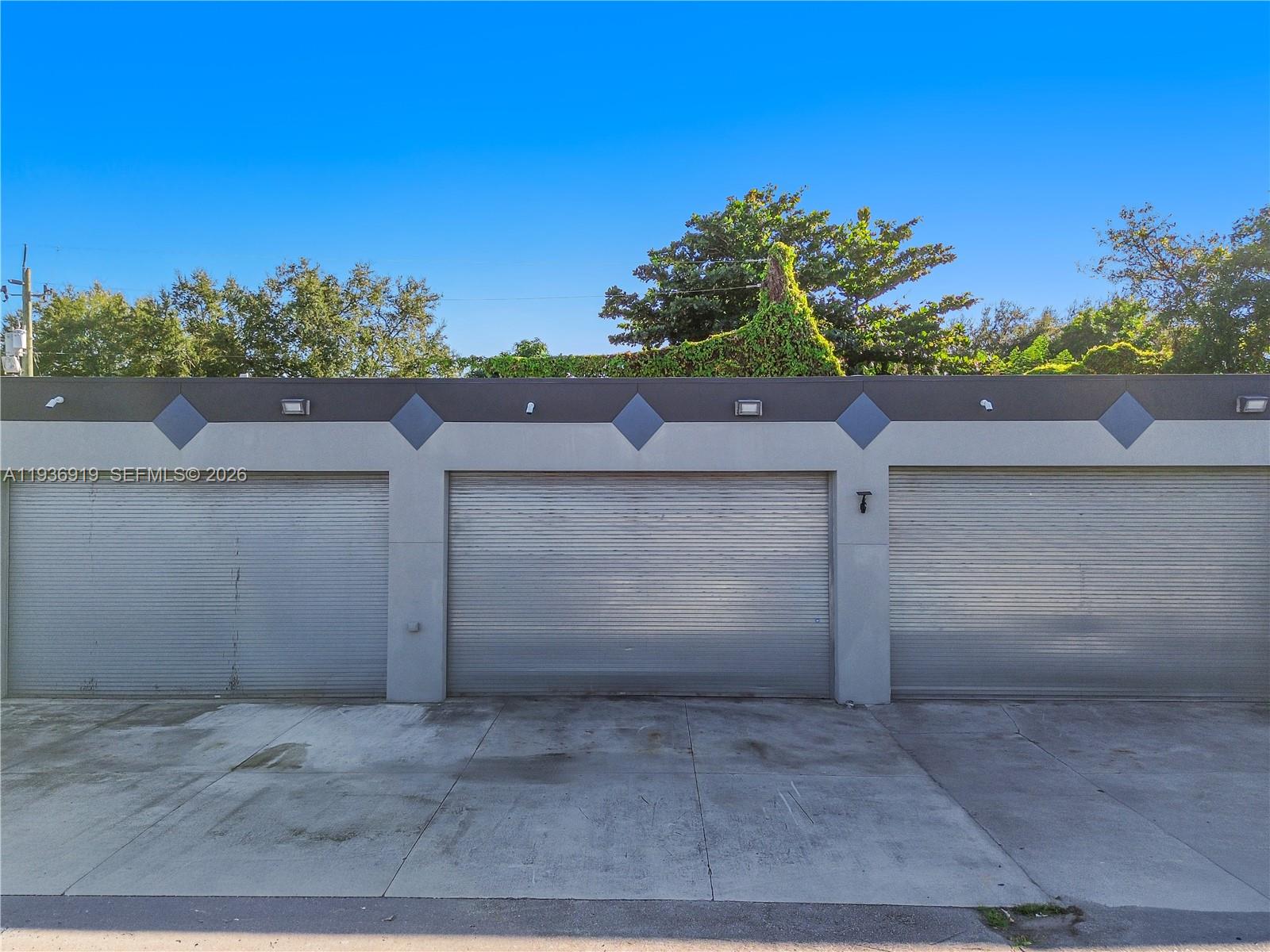 HIALEAH HEIGHTS - Land