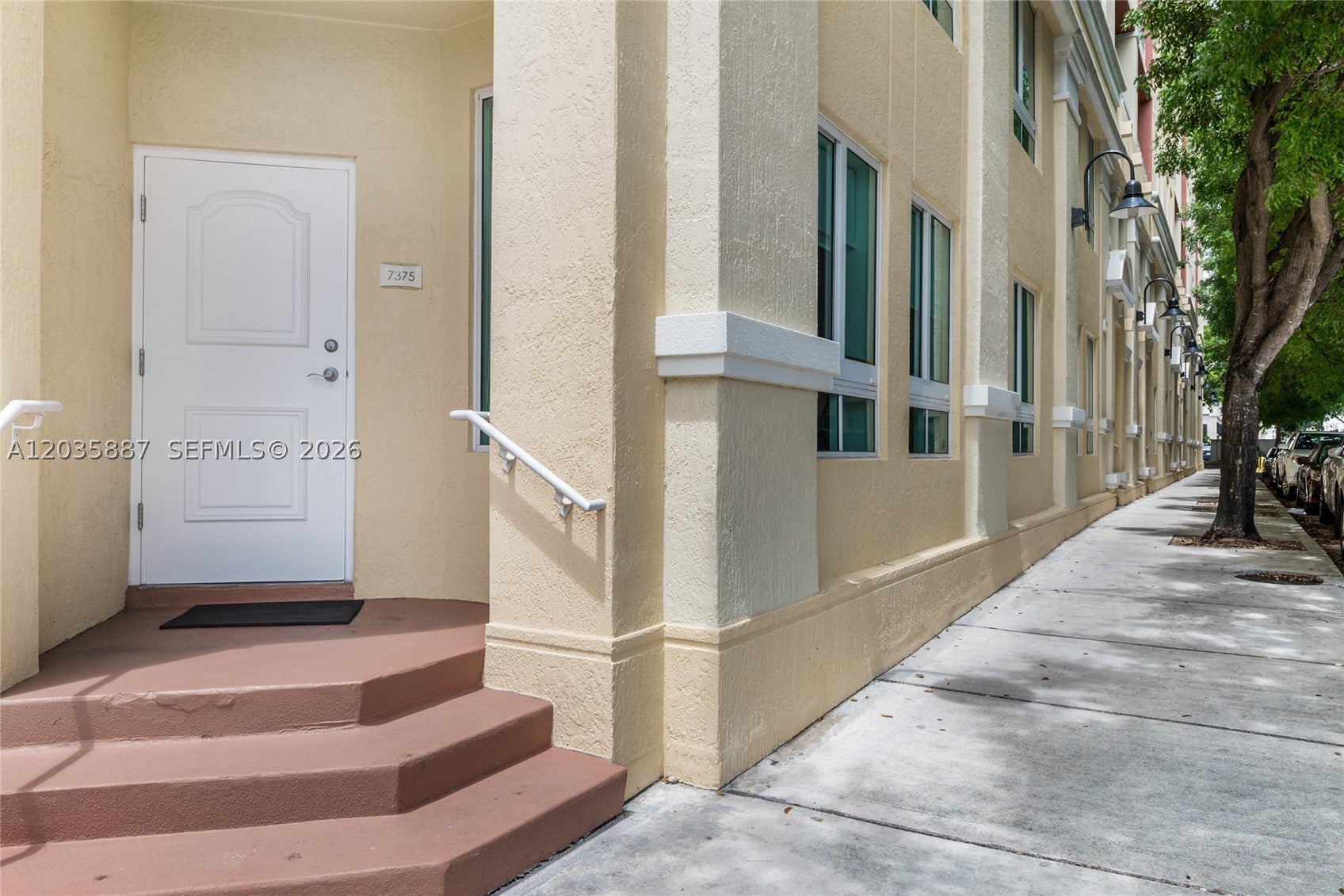 7375 SW 90th St TH107, Miami FL 33156