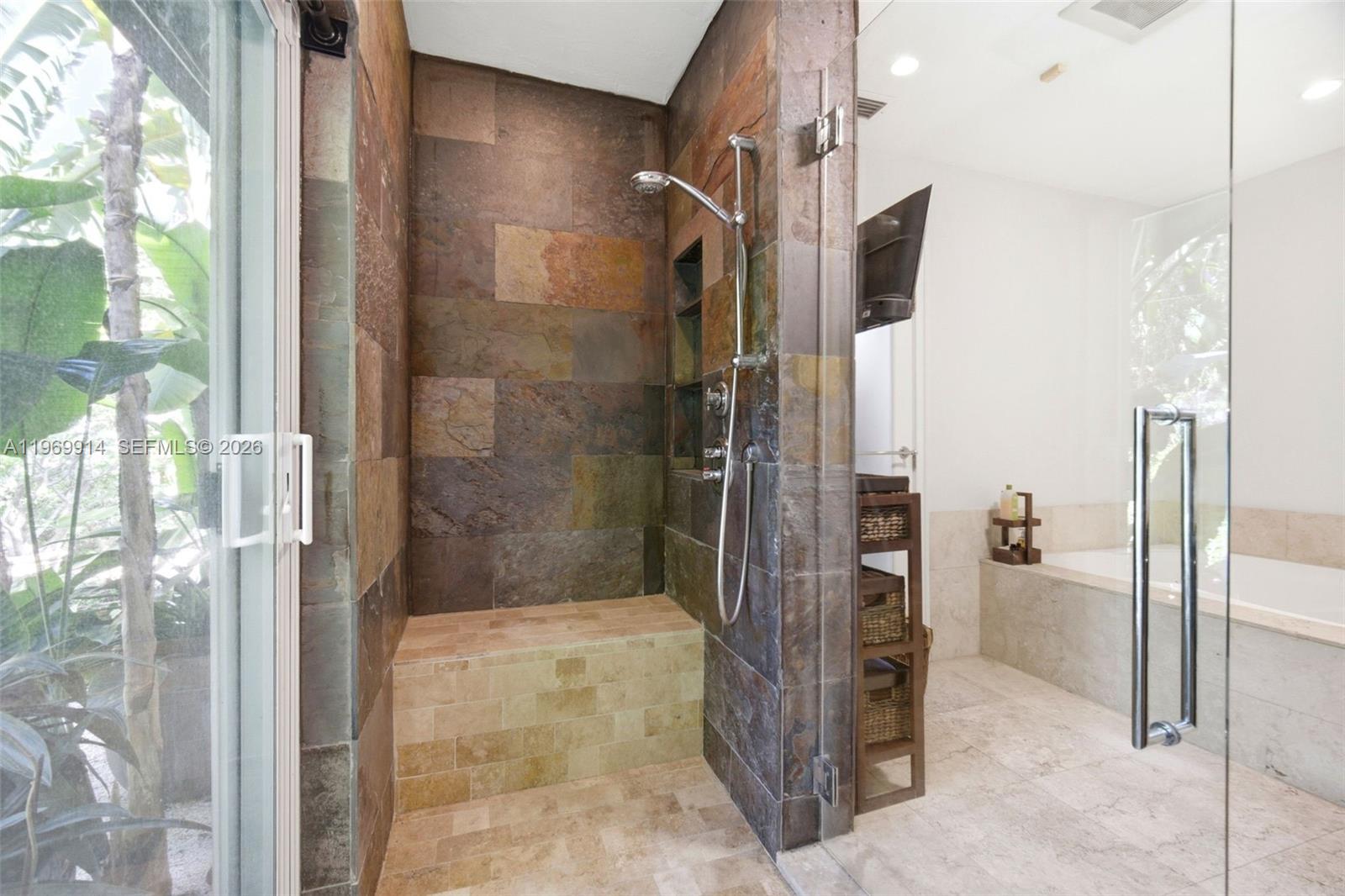 PEARL PROPERTY - Residential