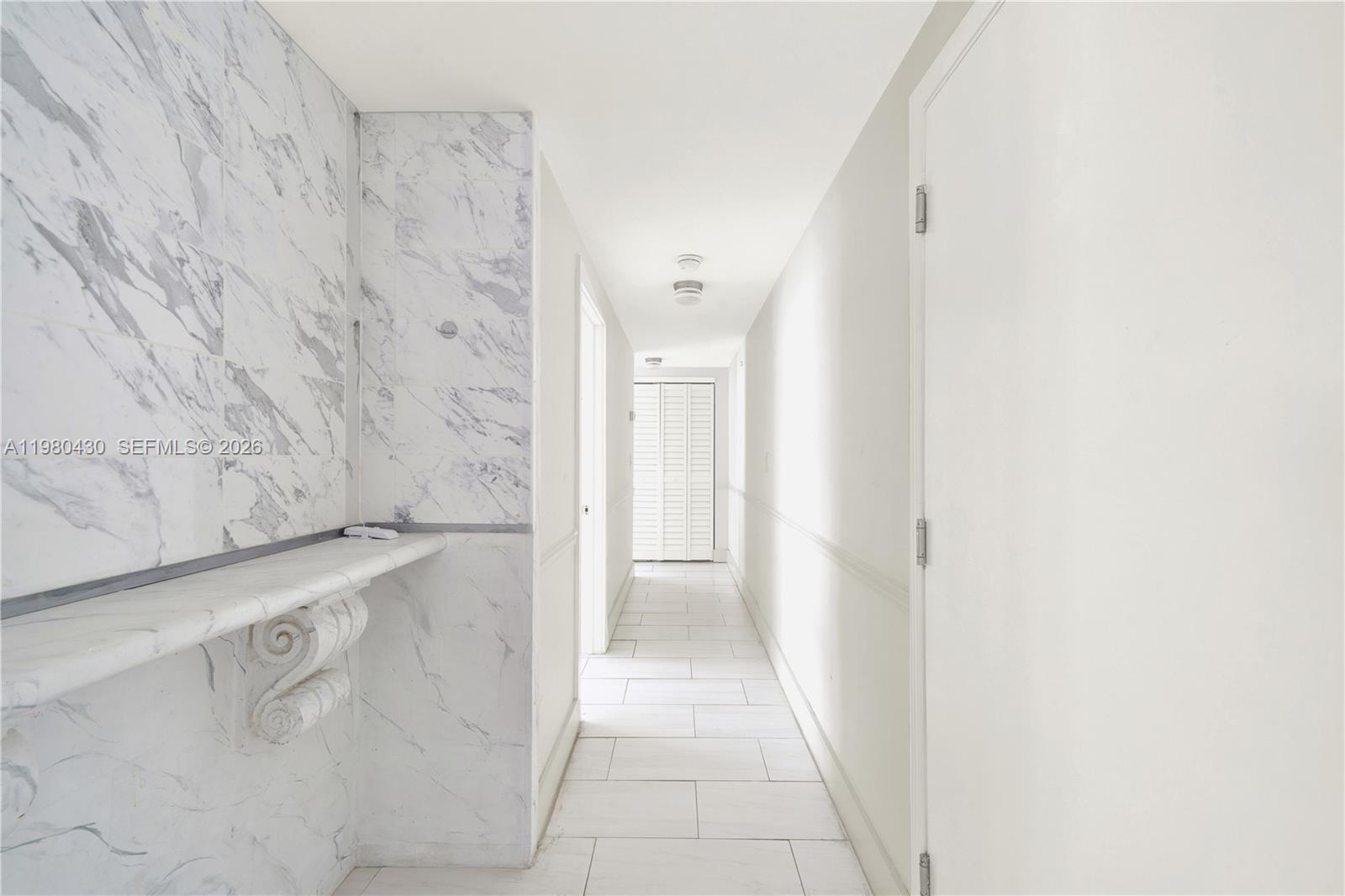 ART DECO CONDO - Residential