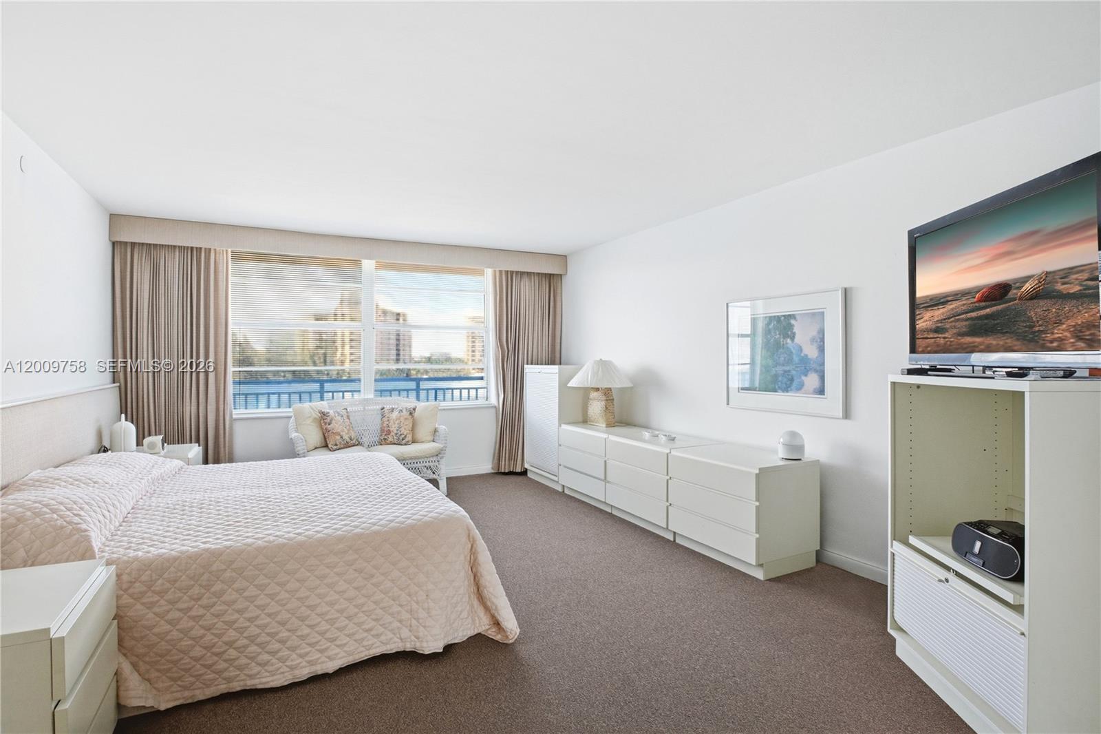 SANDS OF KEY BISCAYNE - Residential