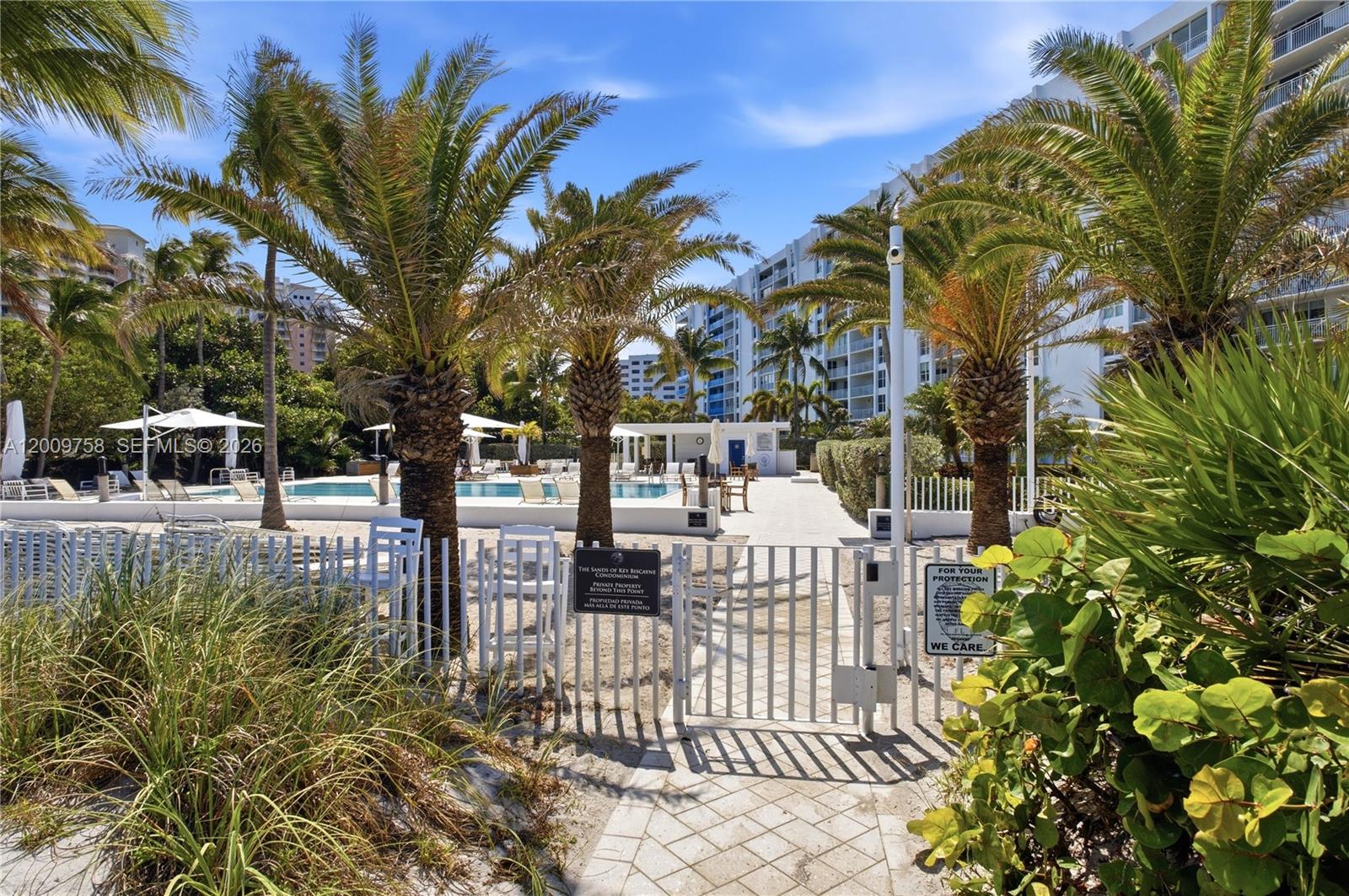 SANDS OF KEY BISCAYNE - Residential