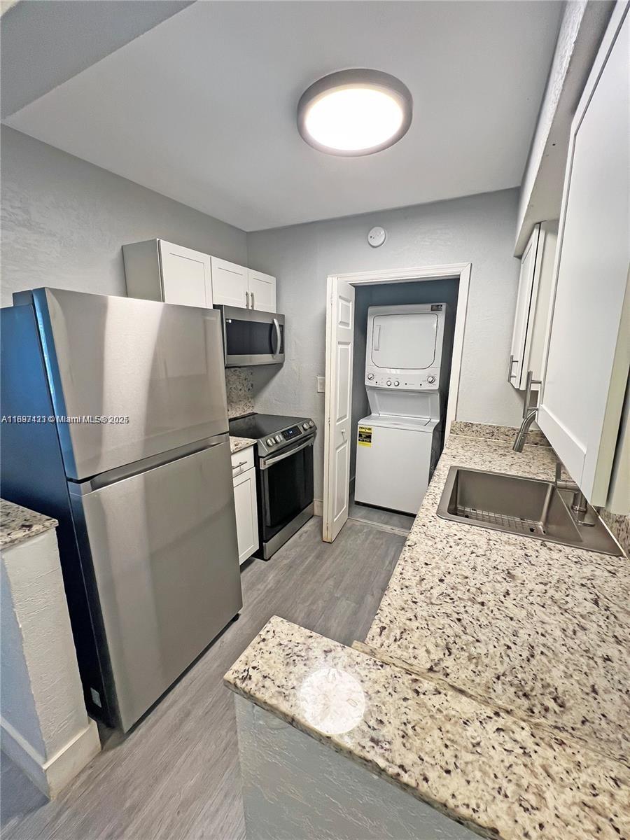SILVER BLUFF GARDENS - Residential Income