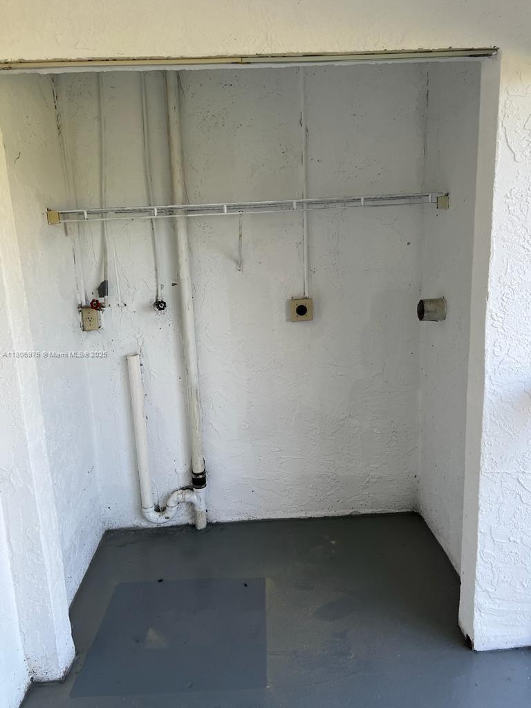 THE HEMINGWAY, A CONDOMIN - Residential