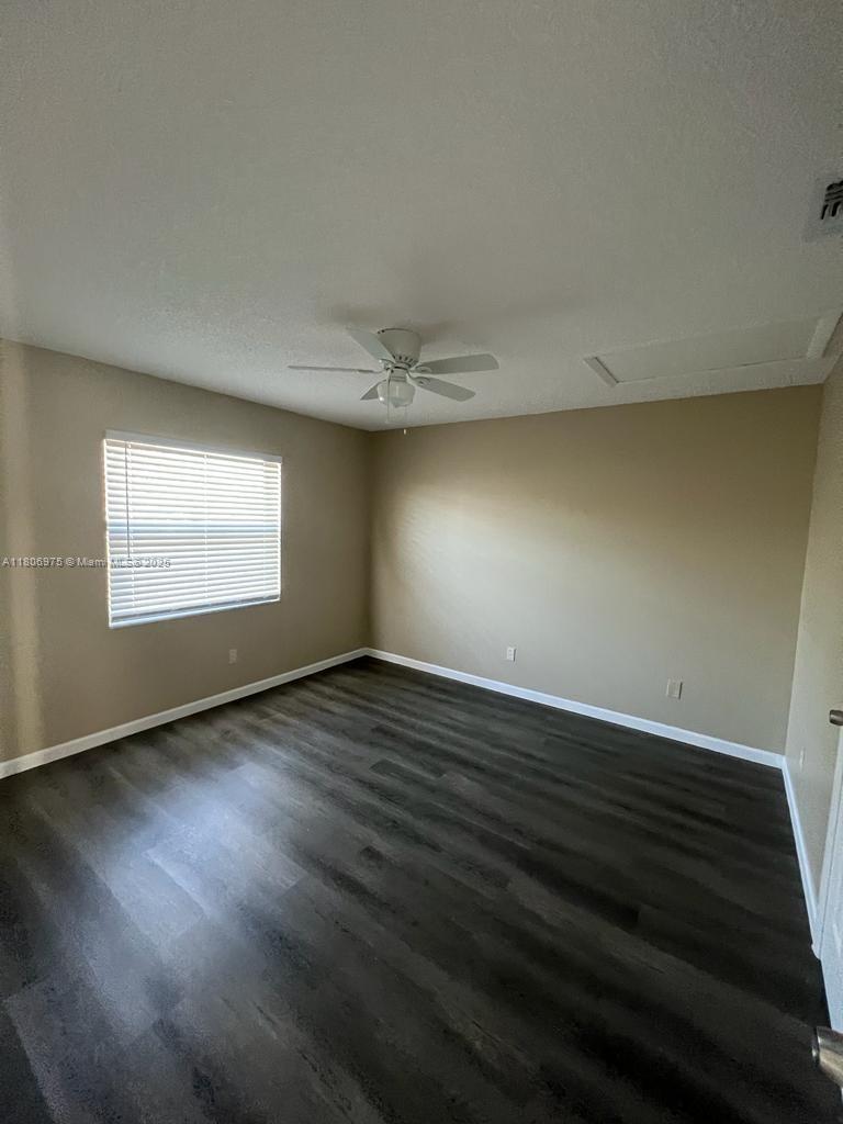 617 Ixoria Ave 18