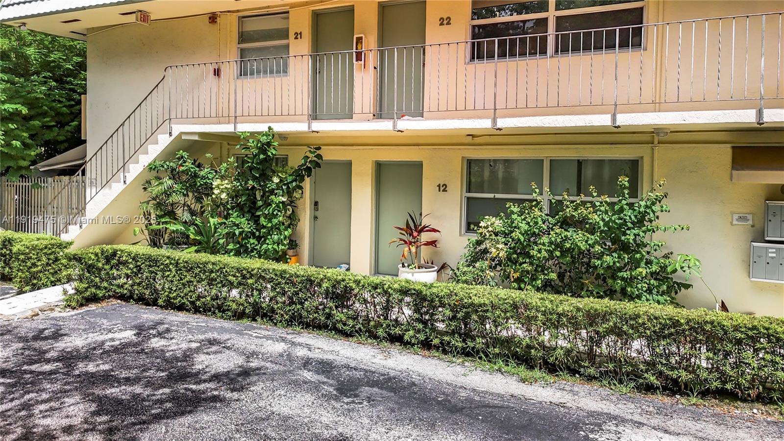 MORNINGSIDE PALMS CONDO - Residential Lease