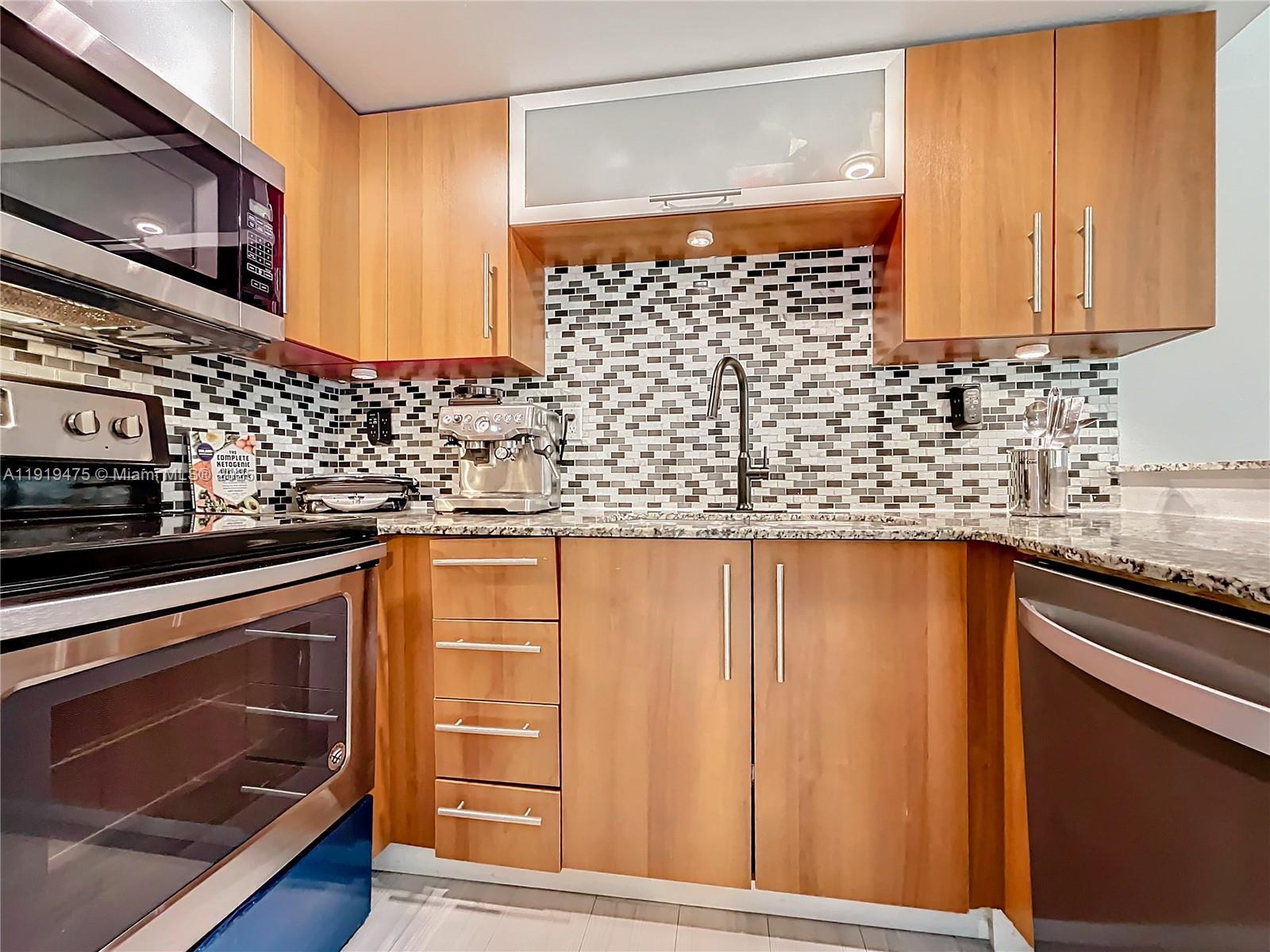 MORNINGSIDE PALMS CONDO - Residential Lease