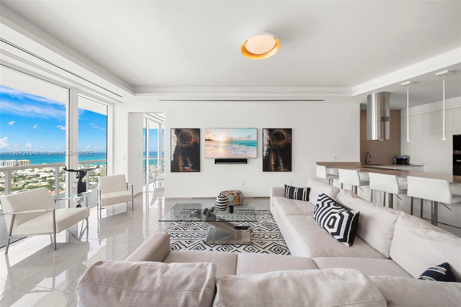 ICON CONDO - Residential