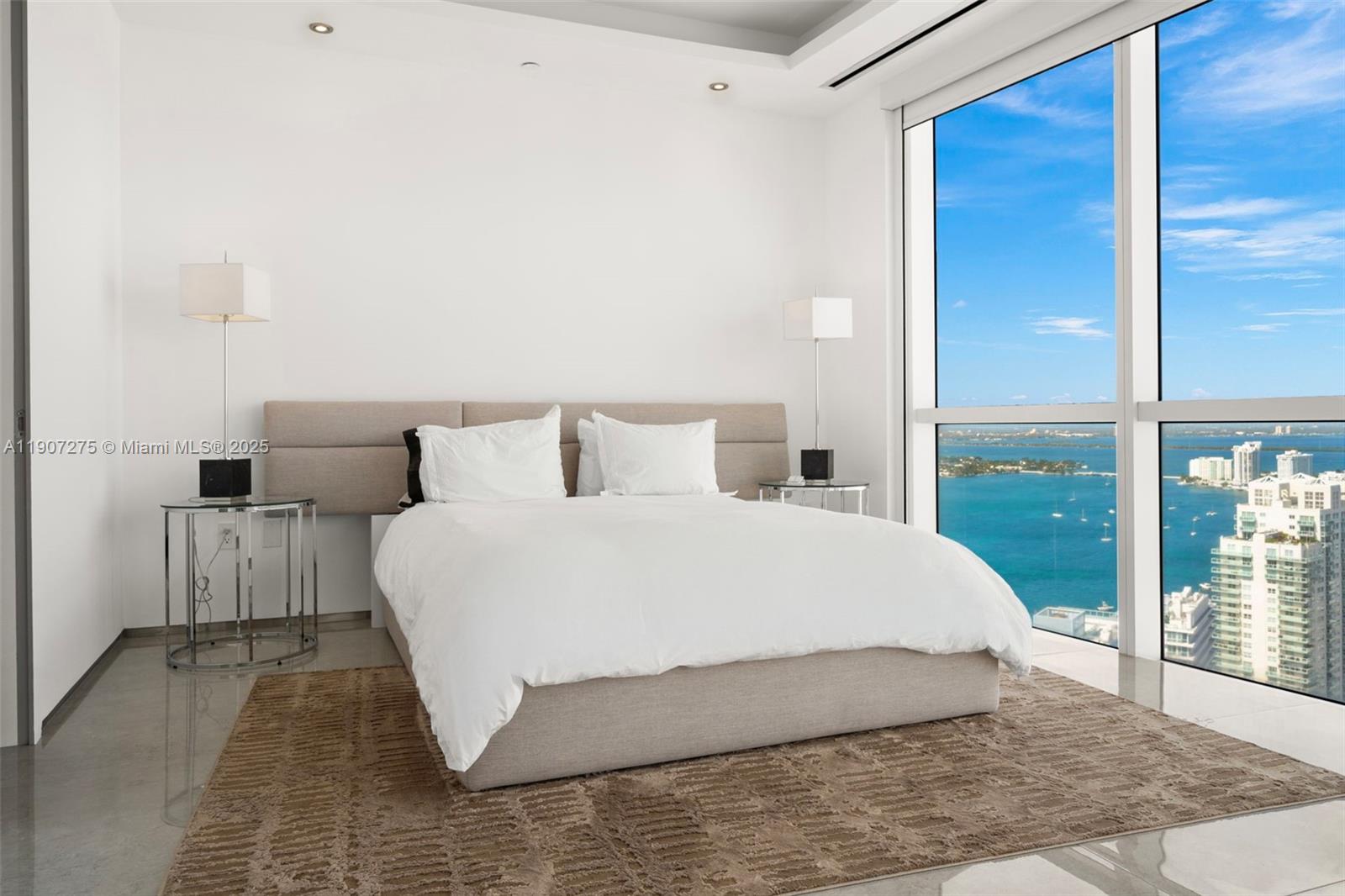 ICON CONDO - Residential