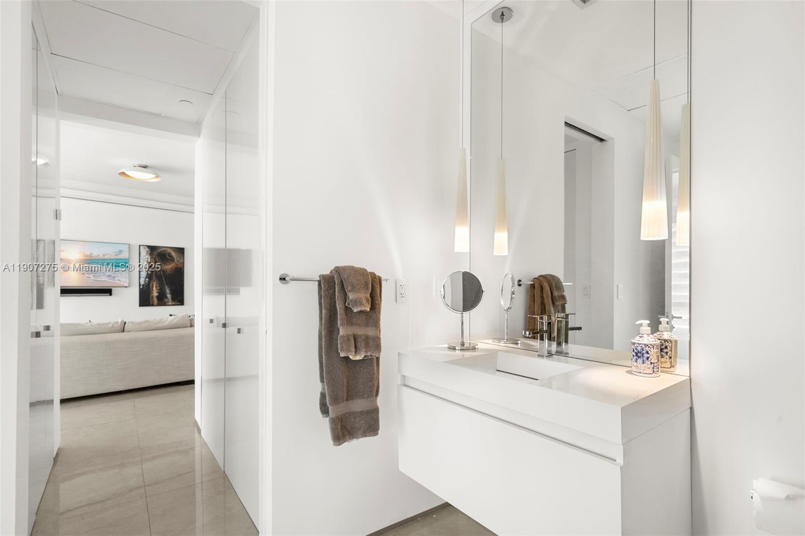 ICON CONDO - Residential