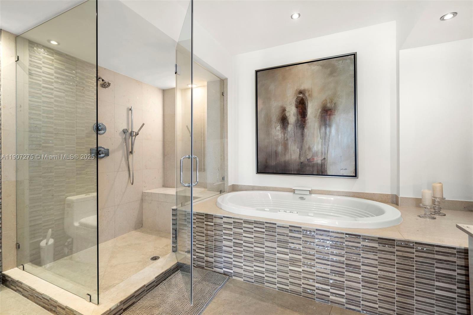 ICON CONDO - Residential