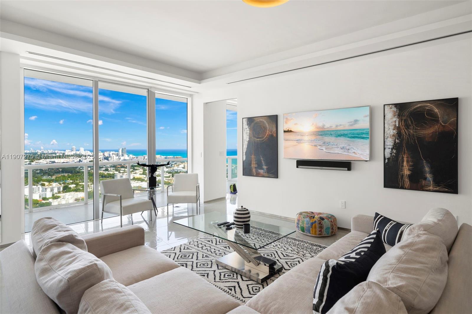 ICON CONDO - Residential