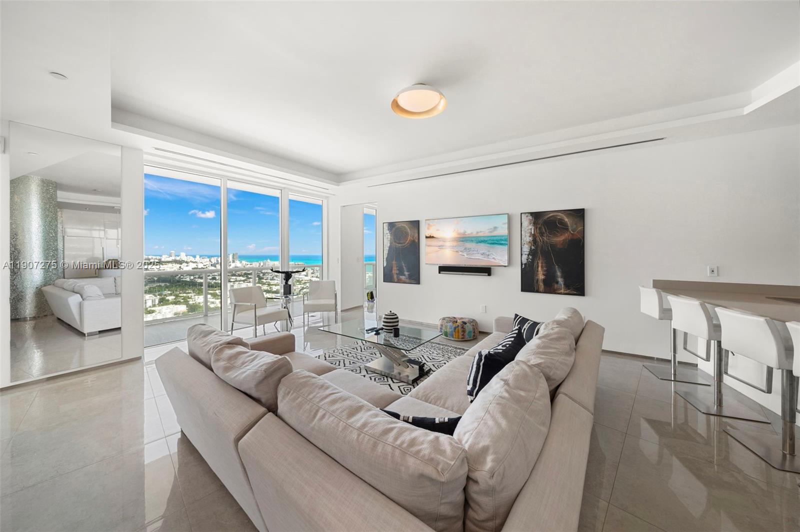 ICON CONDO - Residential