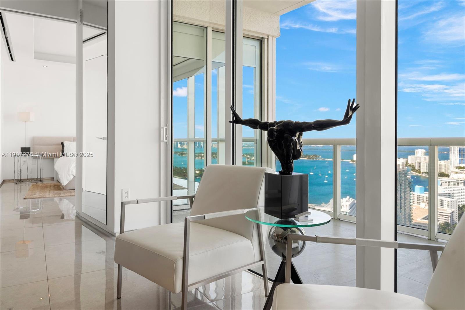 ICON CONDO - Residential