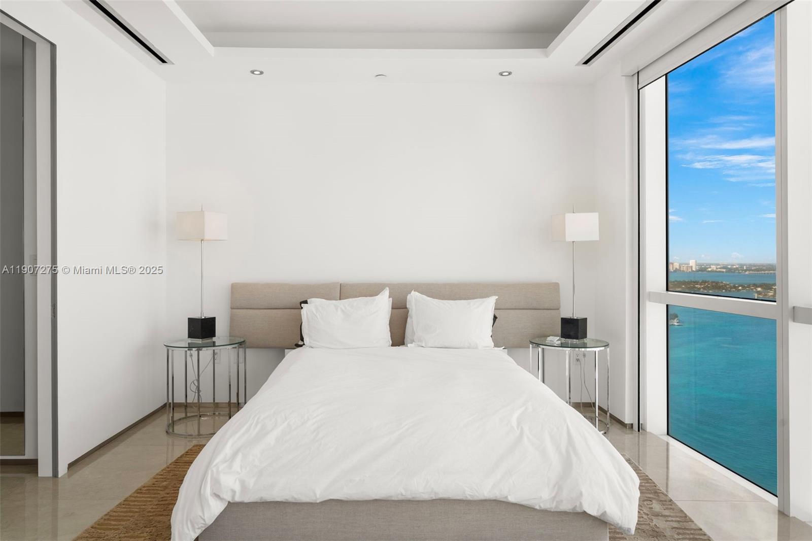 ICON CONDO - Residential