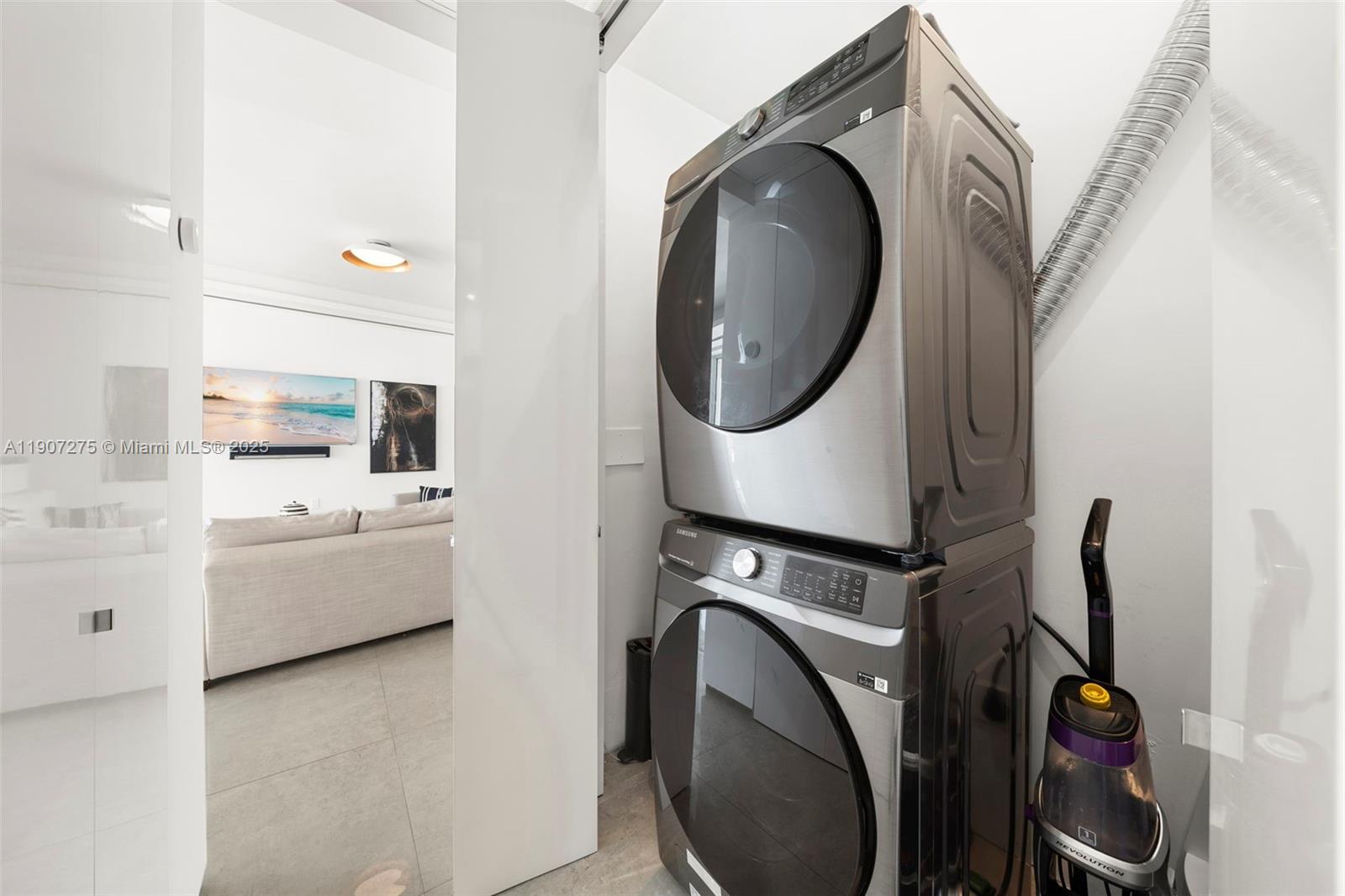 ICON CONDO - Residential