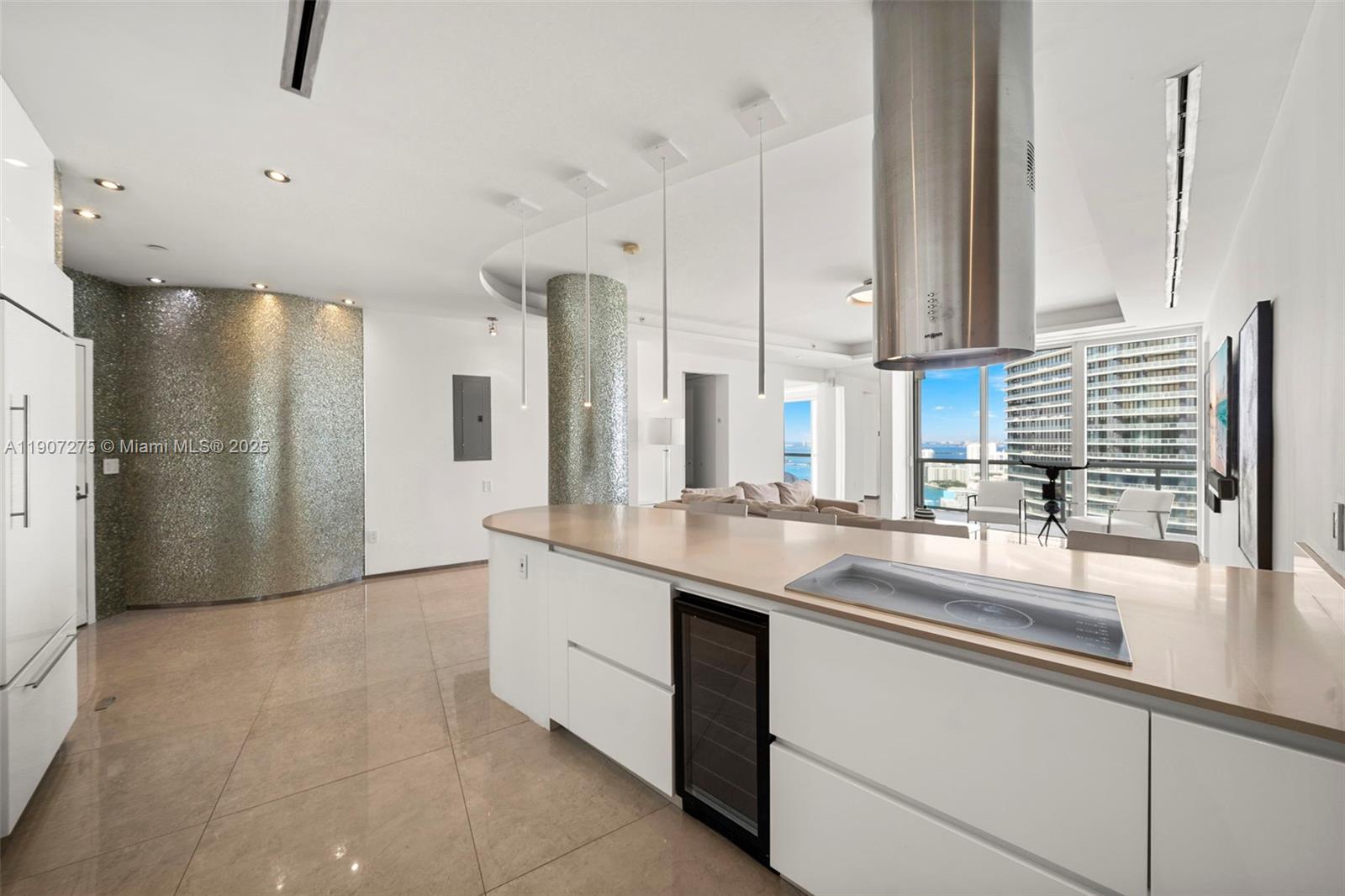 ICON CONDO - Residential