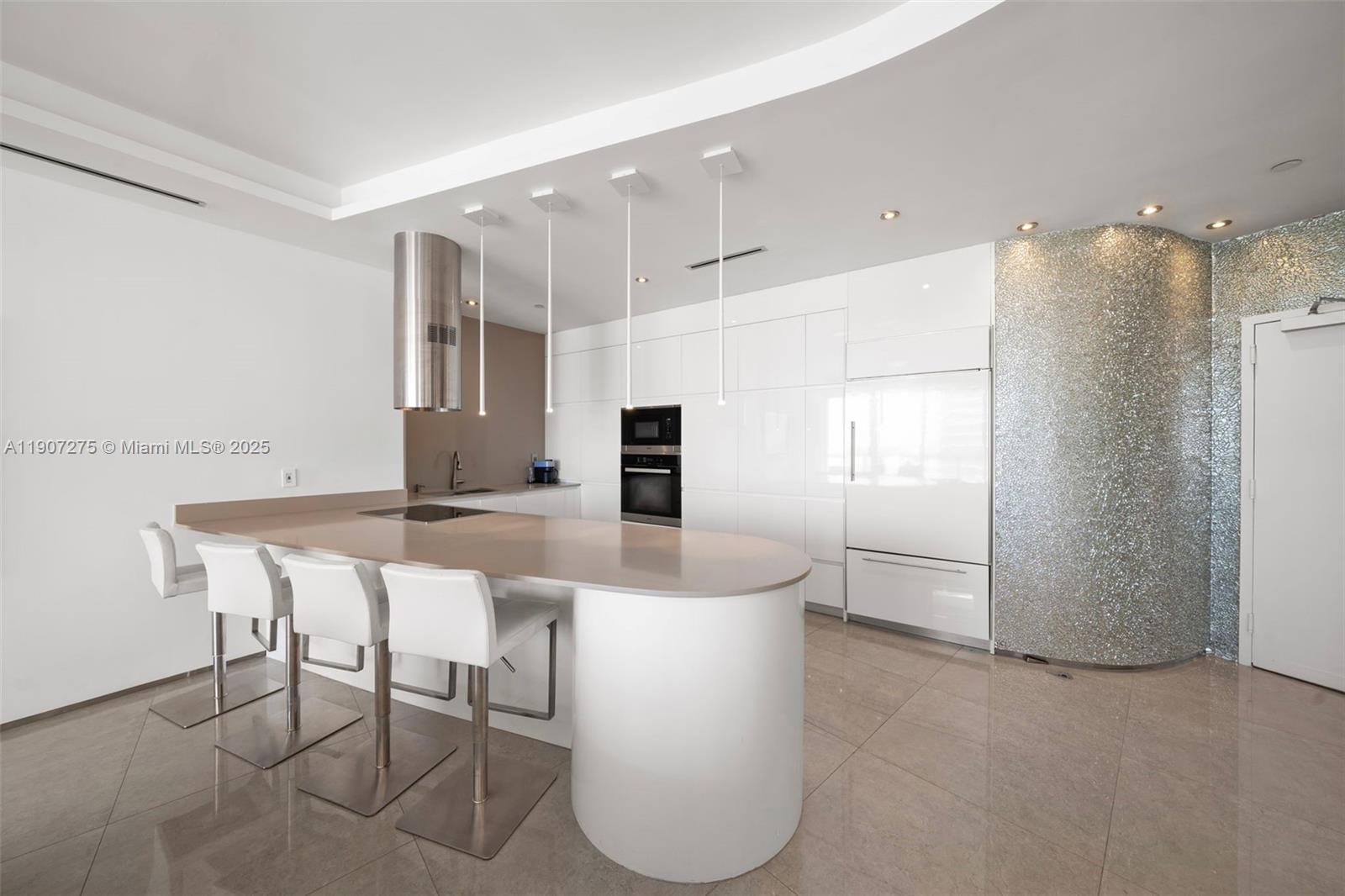 ICON CONDO - Residential