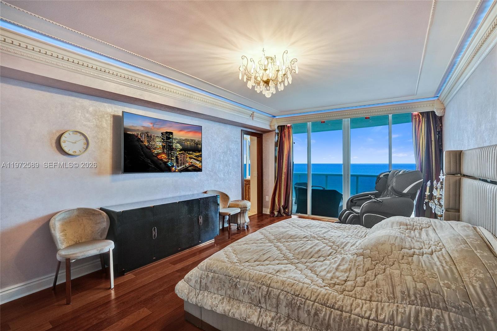 THE PINNACLE CONDO - Residential