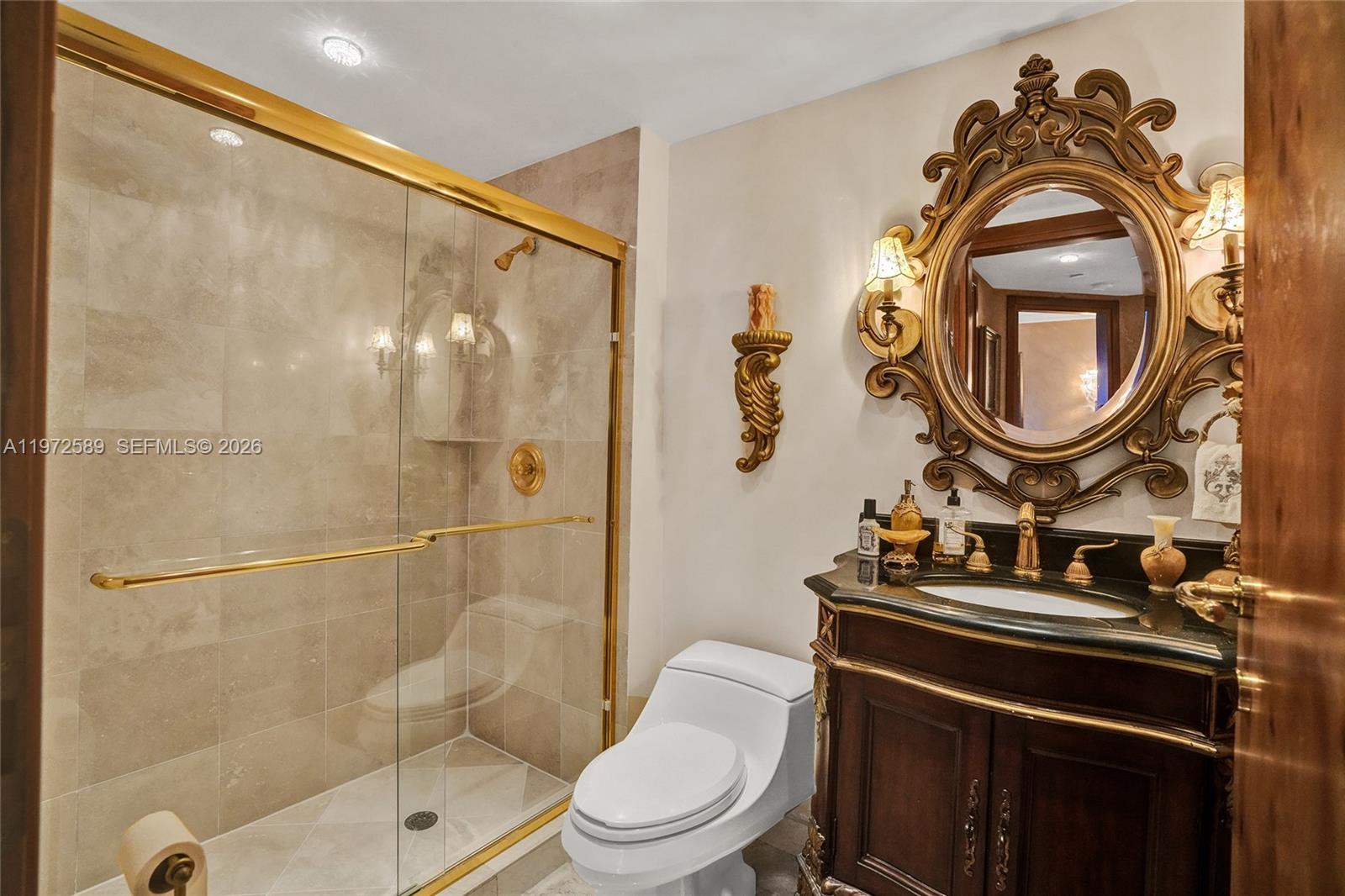 THE PINNACLE CONDO - Residential