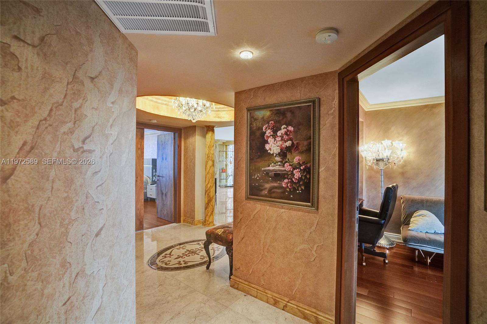 THE PINNACLE CONDO - Residential