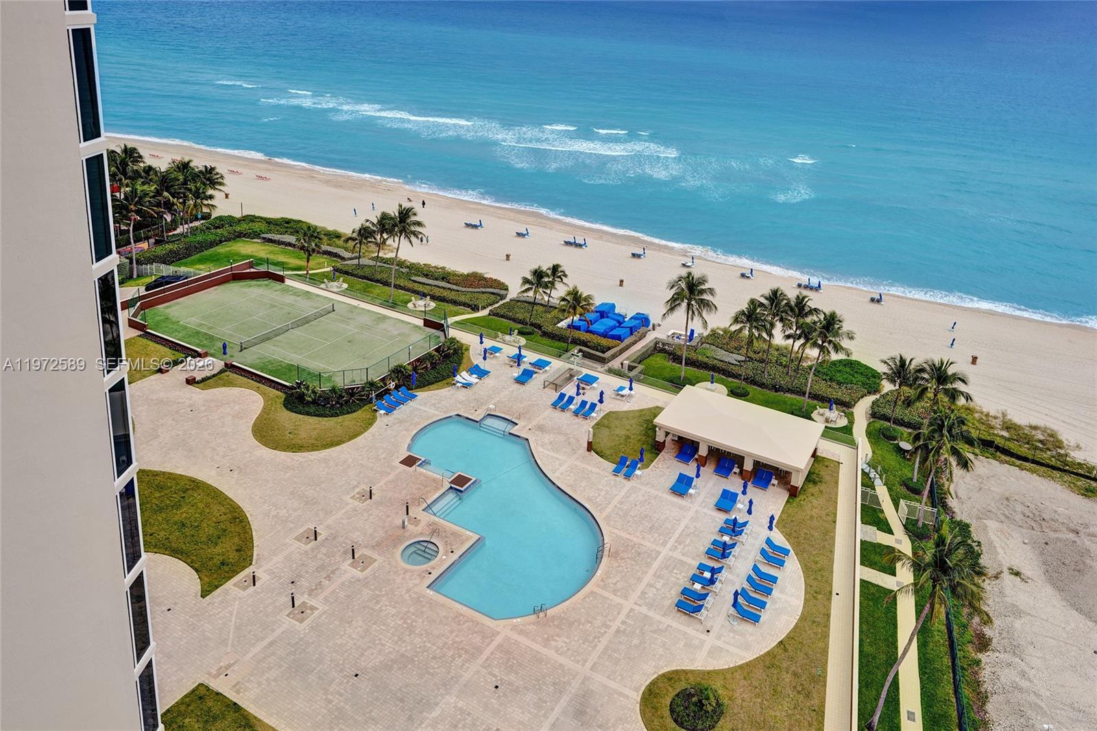 THE PINNACLE CONDO - Residential