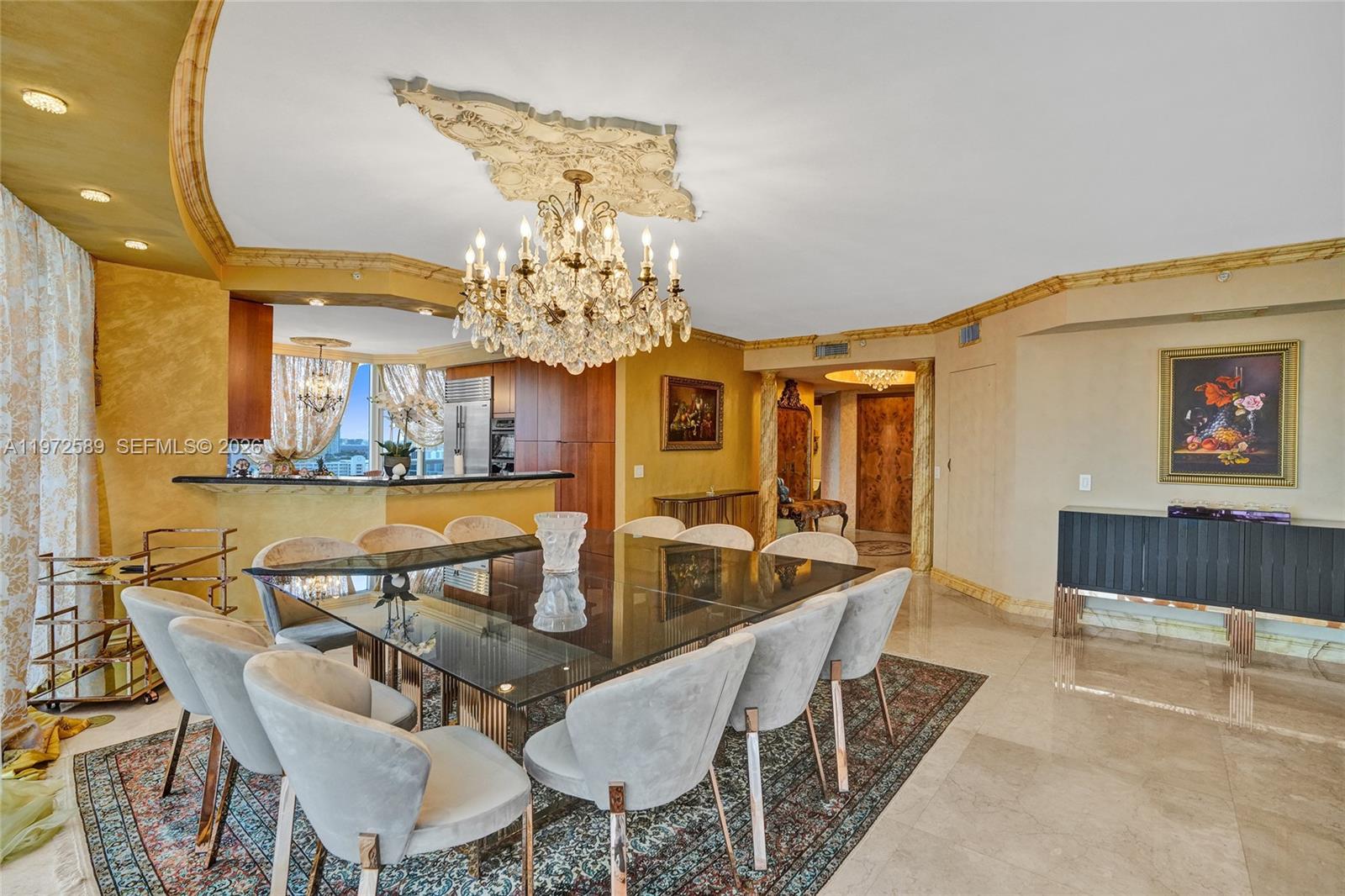 THE PINNACLE CONDO - Residential