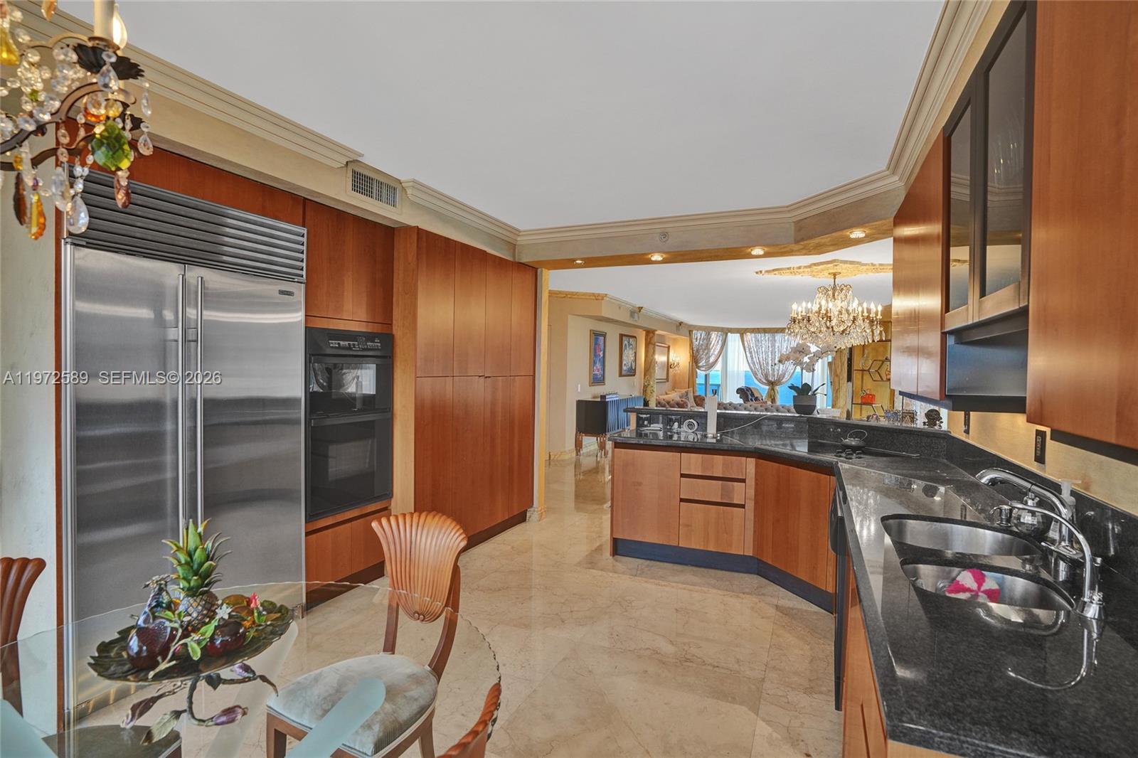 THE PINNACLE CONDO - Residential