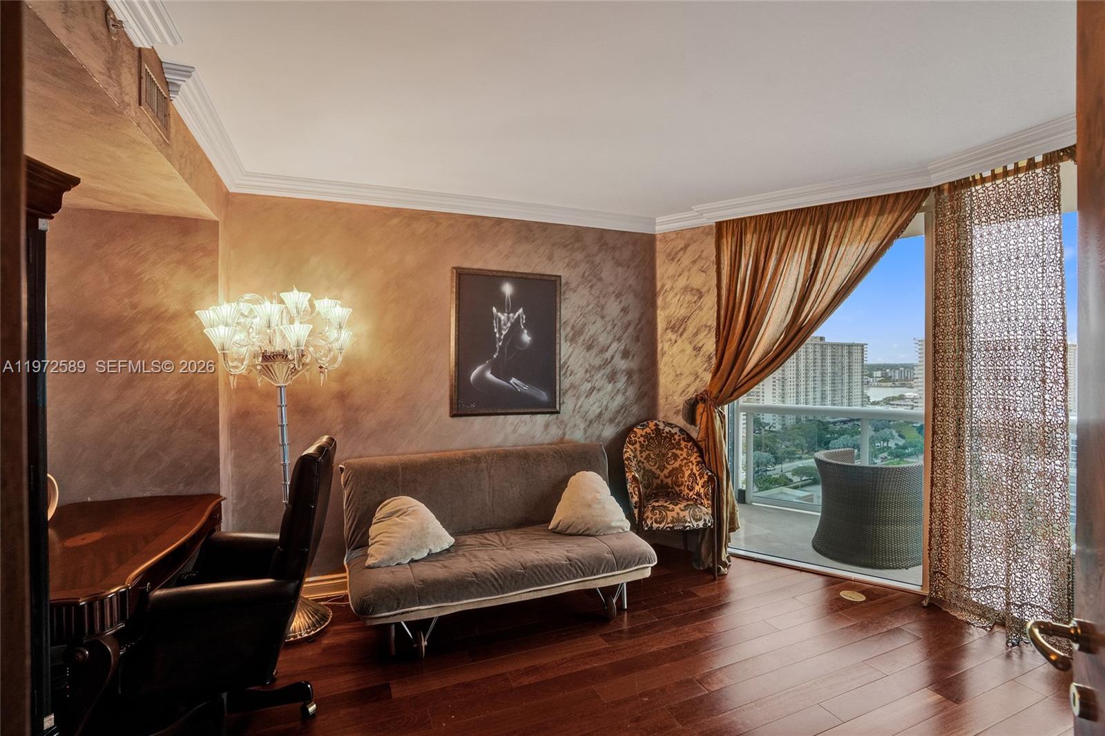 THE PINNACLE CONDO - Residential