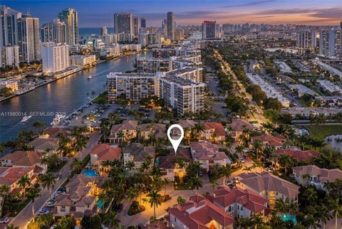 822 Meridian Ln Hollywood FL 33019