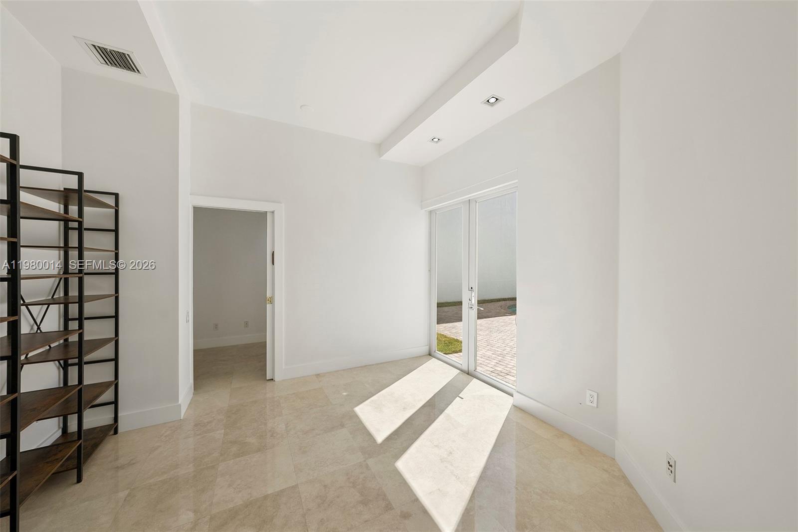 HARBOR ISLANDS - Residential