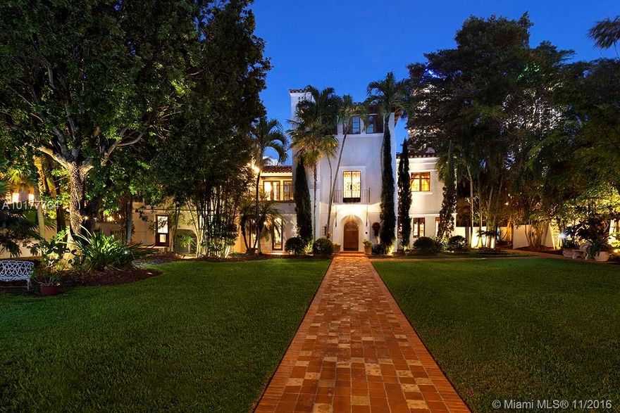 The Villa Katerina estate is located on a 39,700 sqft lot with 6BD, 6+2BA, and framed with 100' of waterfront views. Separate two floor guest house with 3 car garage. Incredible architectural details, high ceilings and ultimate privacy. Features include gourmet kitchen, formal dining & living room, Florida room, wet bar, 3 fireplaces & custom millwork throughout. Master BD has private access to an expansive terrace overlooking the water.