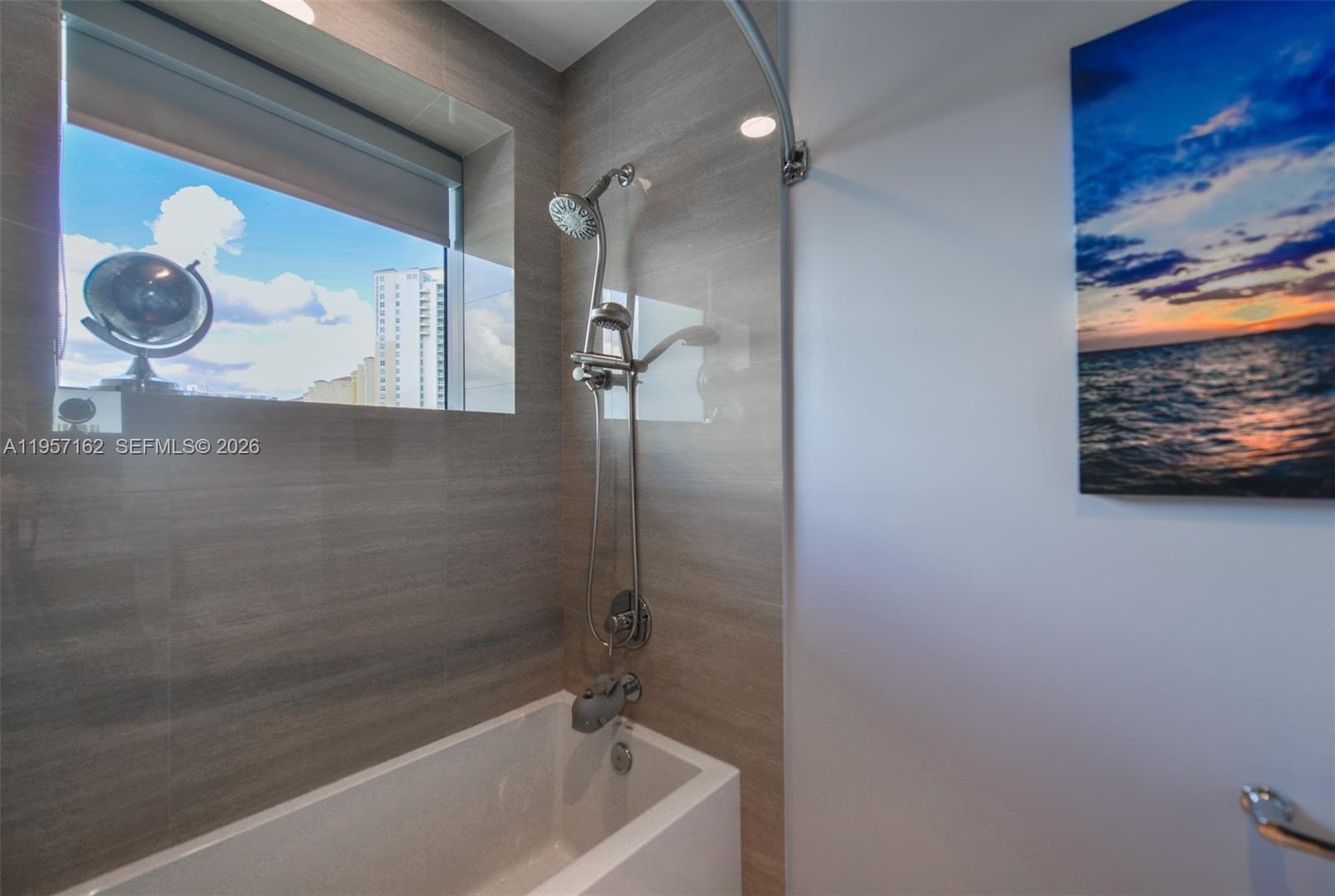 ECHO CONDO - Residential