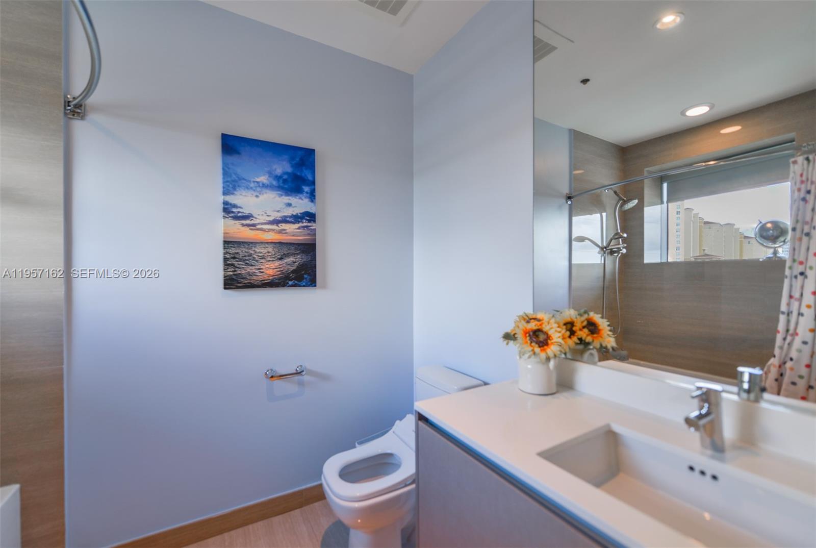 ECHO CONDO - Residential