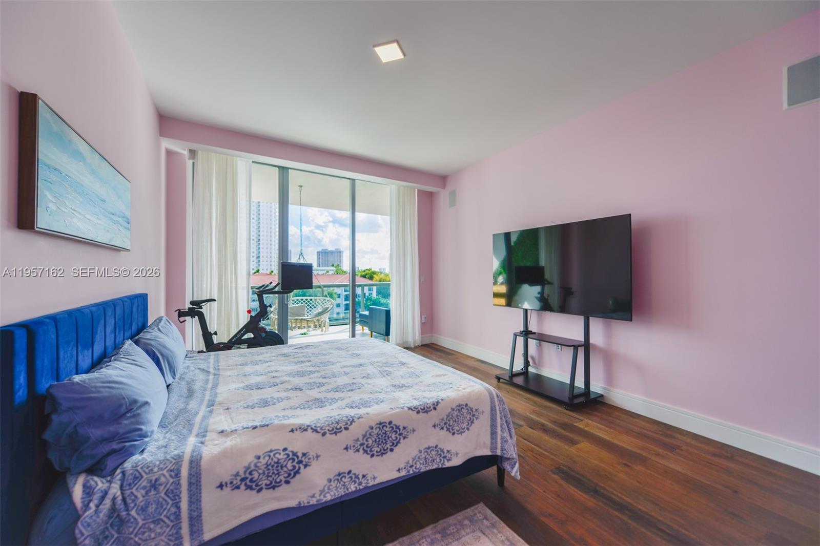 ECHO CONDO - Residential