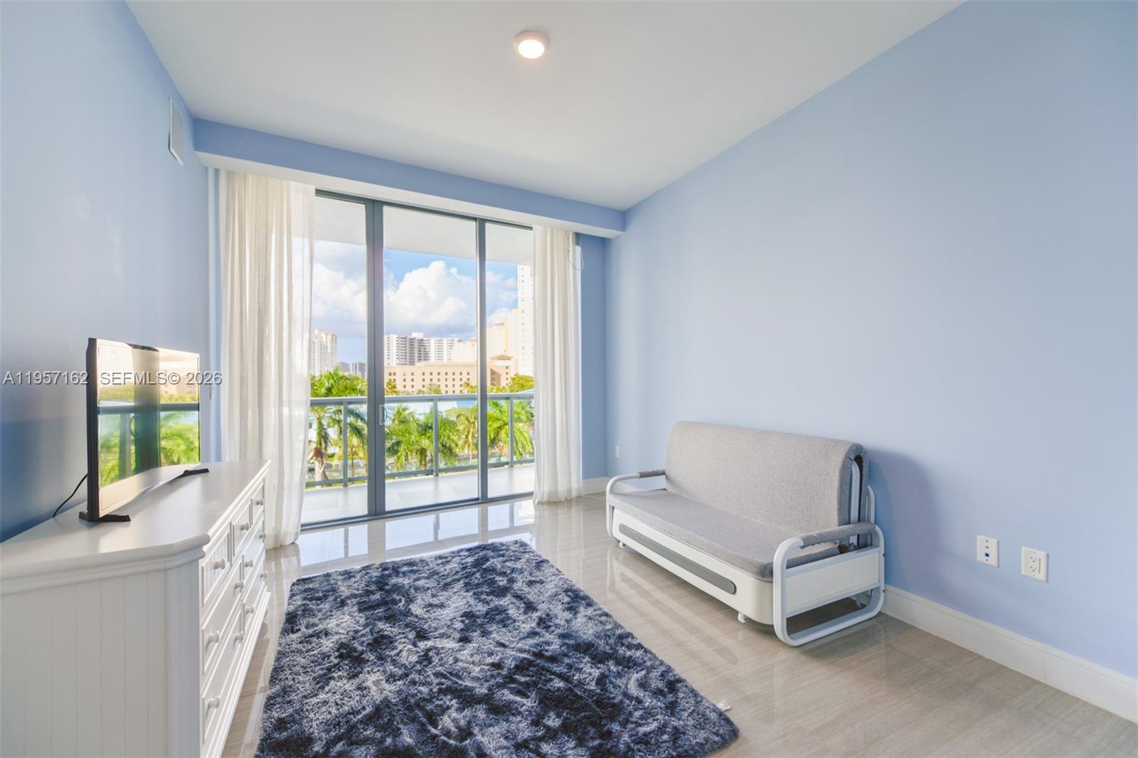 ECHO CONDO - Residential