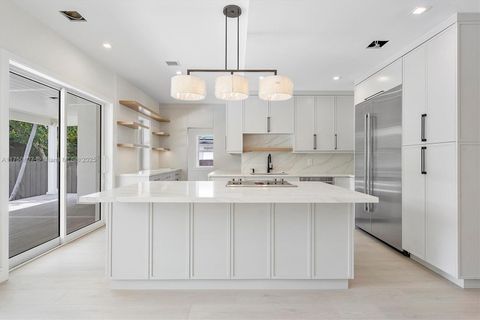 1930 Alamanda Dr North Miami FL 33181