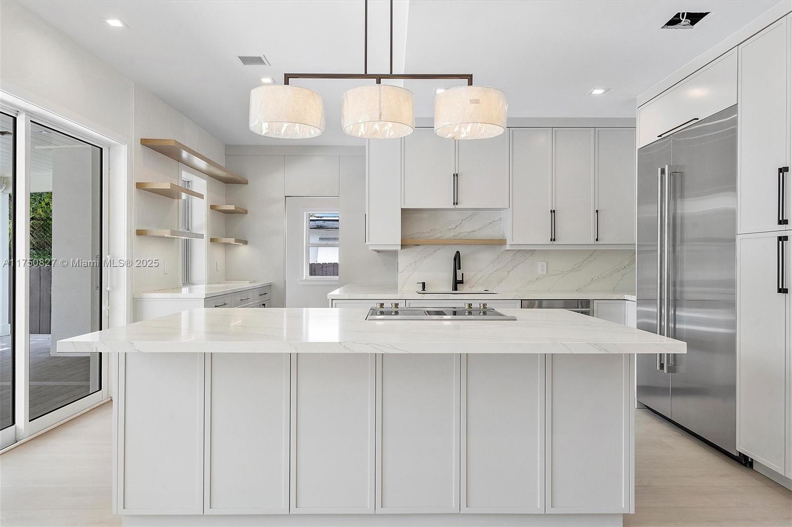 1930 Alamanda Dr