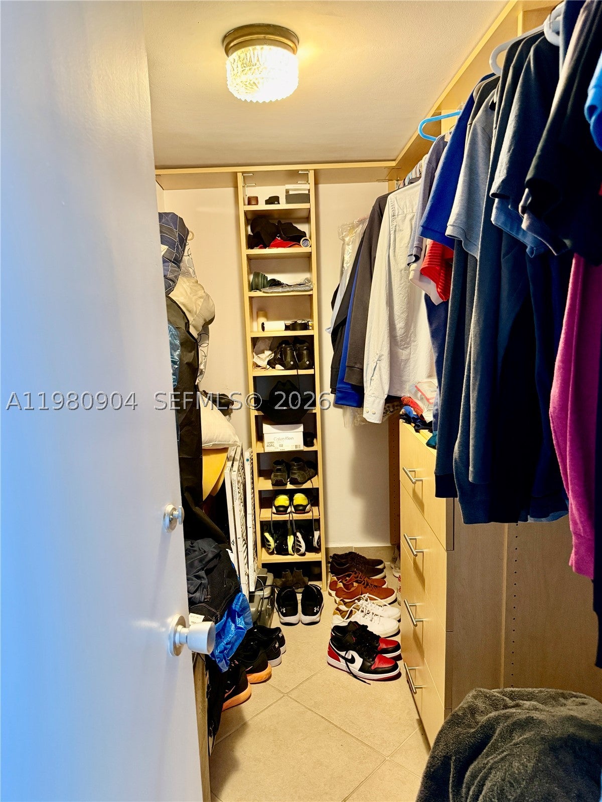 5005 Collins Ave 304