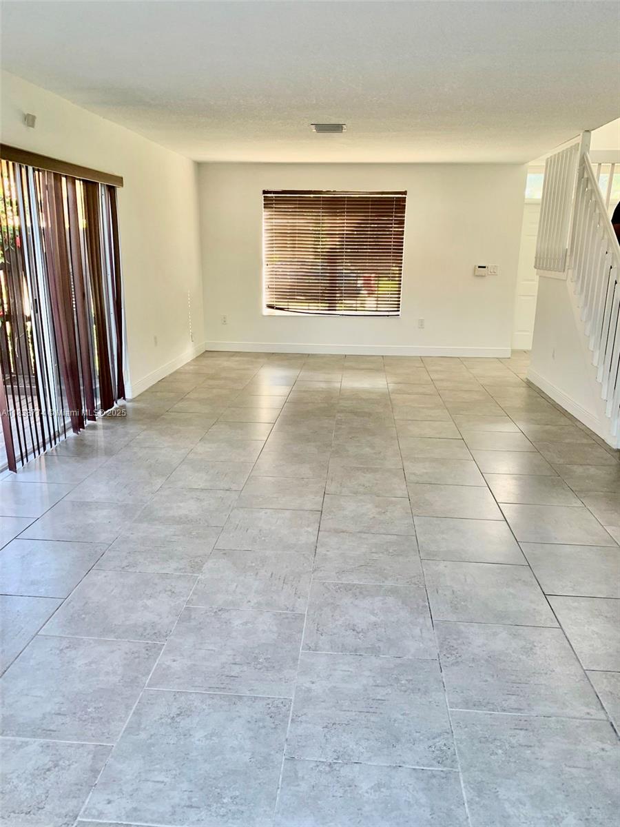 9101 SW 215th Ter