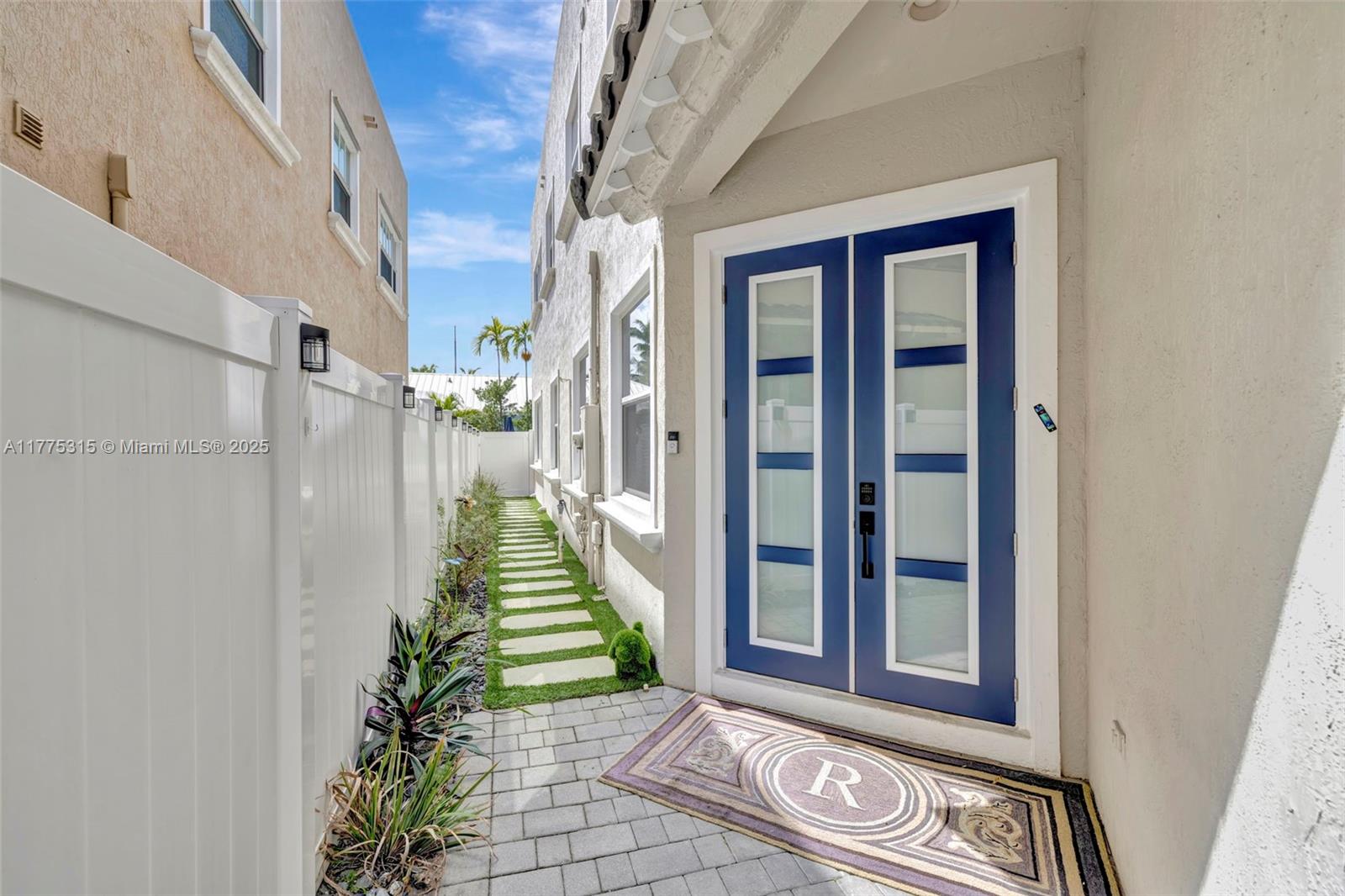 461 SW 5th Ave